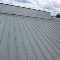 Sealing of metal roofs - Elastometal Sealing of metal roofs - Elastometal