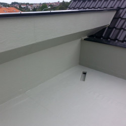 Pokrycia dachowe bezspoinowe - Elastodeck Pokrycia dachowe bezspoinowe - Elastodeck