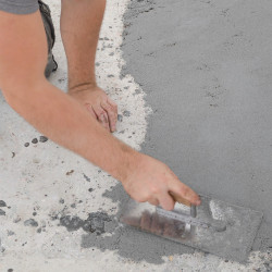Quick-drying repair mortar - QuickBond 30-35 + quartz Quick-drying repair mortar - QuickBond 30-35 + quartz